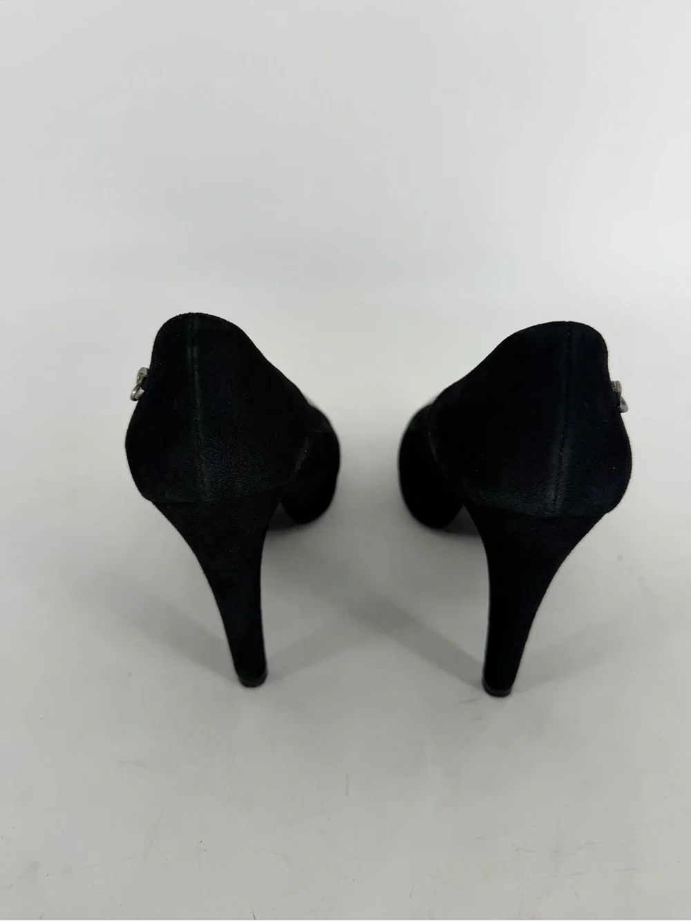Authentic Chanel Interlocking CC Logo Black Suede Patent Cap Toe Pumps Size 38.5